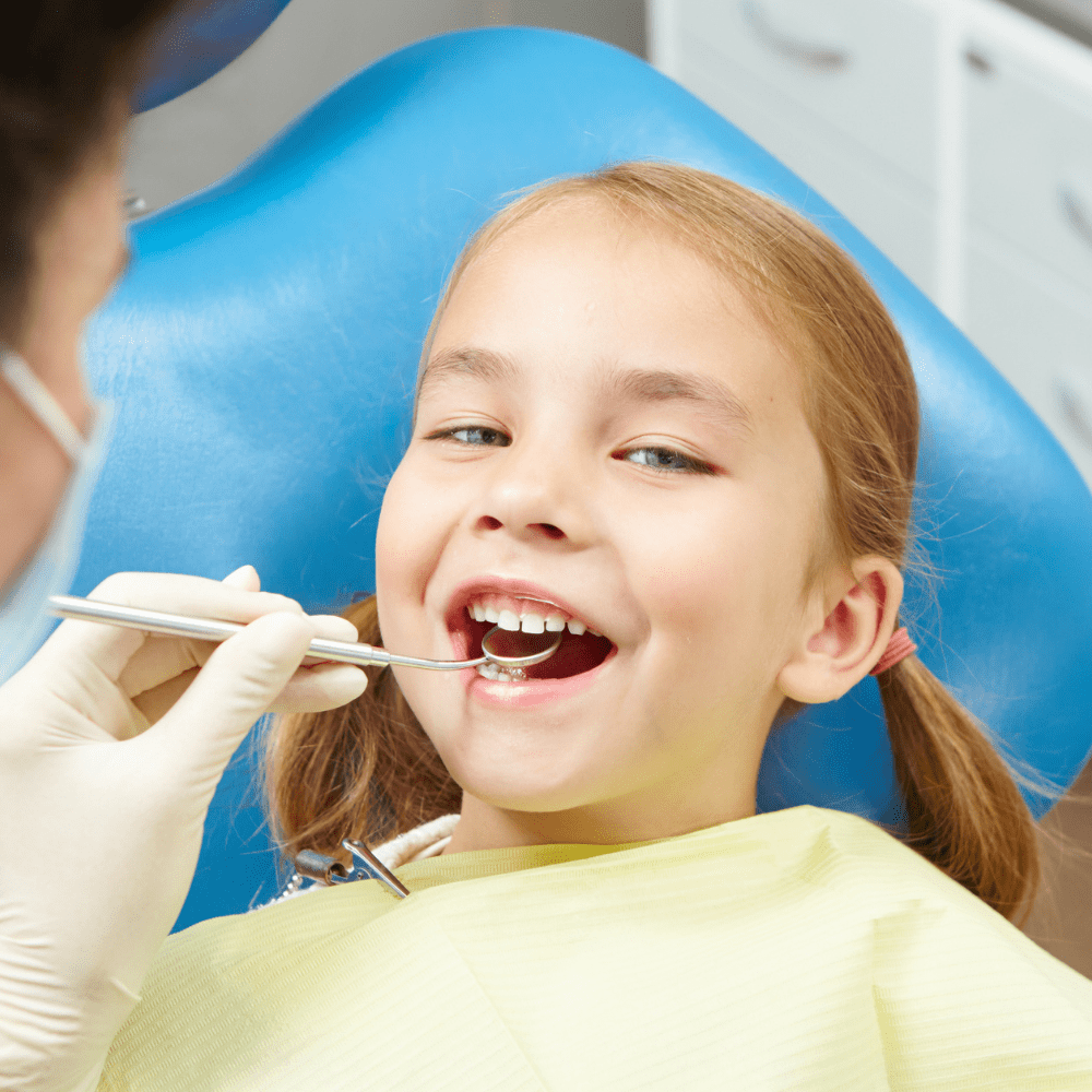 Cesmed-medica-odontoiatria-bambina-dentista